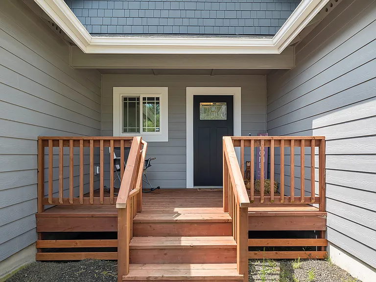 571 Puffin Ave NE — Photo 27