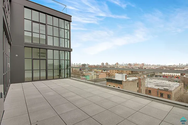 Rented by EXR | media 30