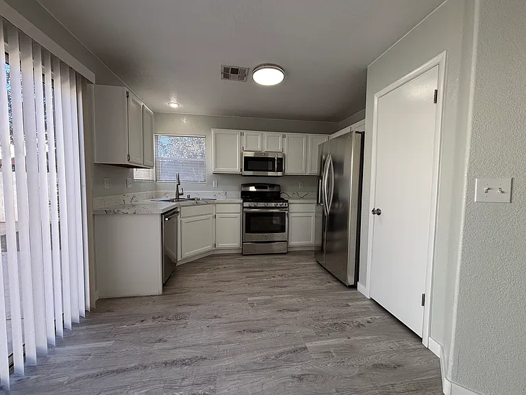 8420 Aspenbrook Ave — Photo 8