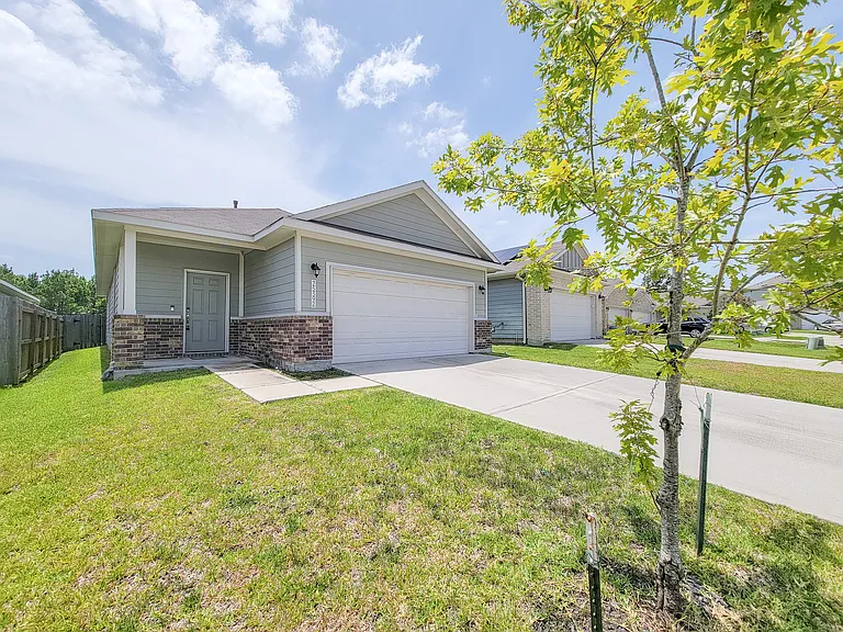 25395 Northpark Lake Dr — Photo 3