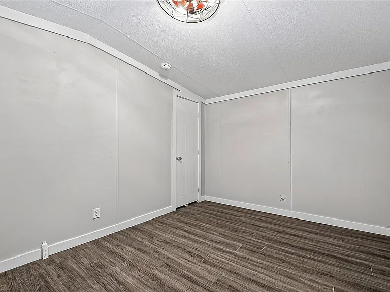 2122 Koster Rd — Photo 29