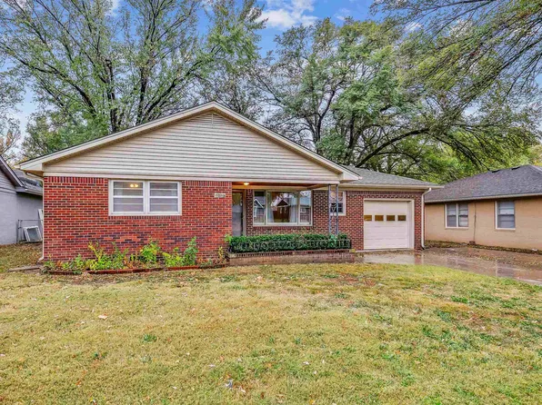 215 Filmore St, Mulvane, KS 67110