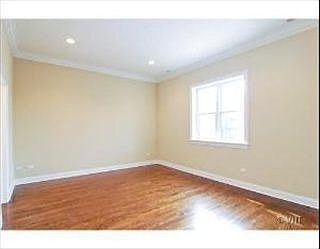 3rd image of 1001 W Webster Ave #4W