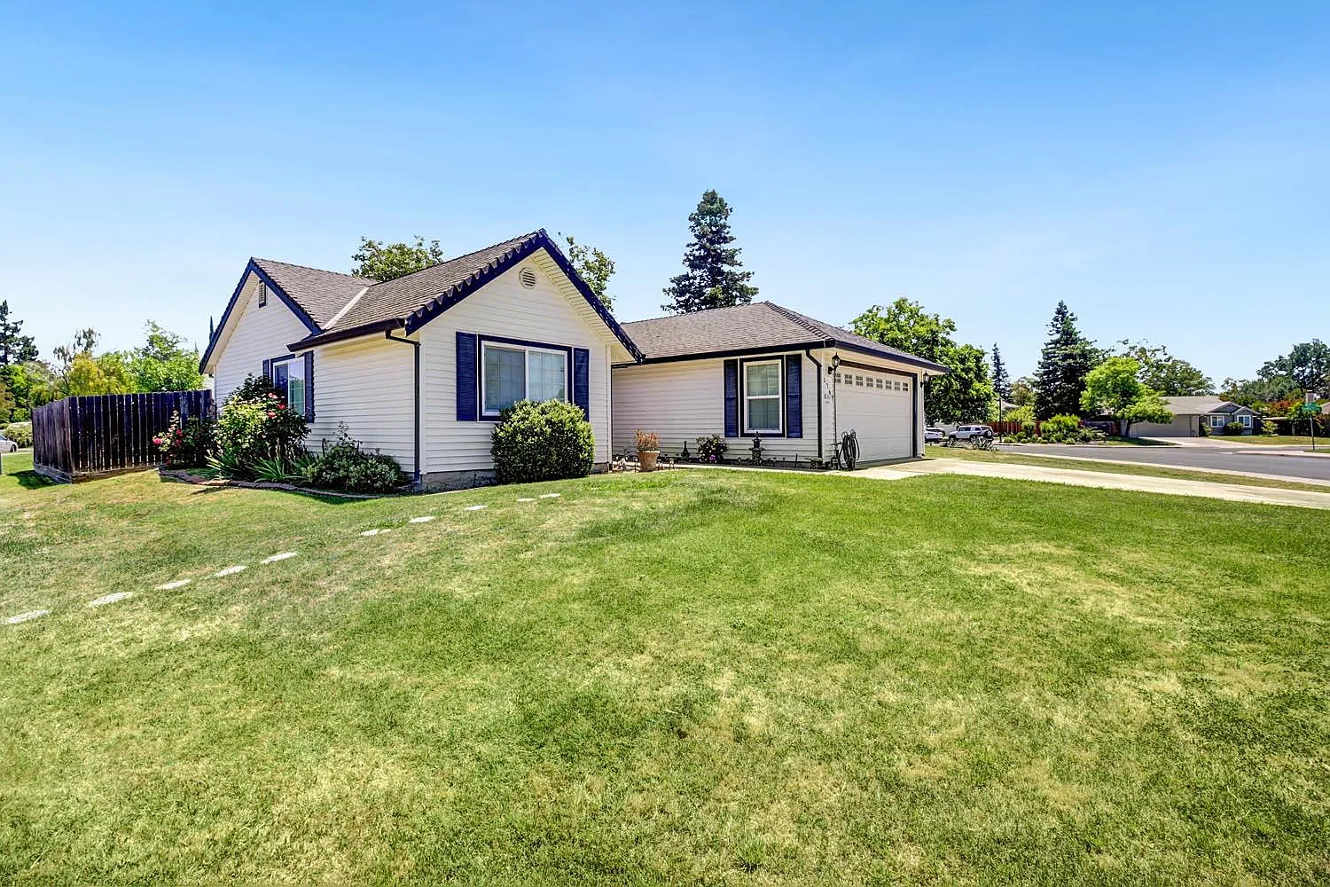 2767 Betty Way photo 1