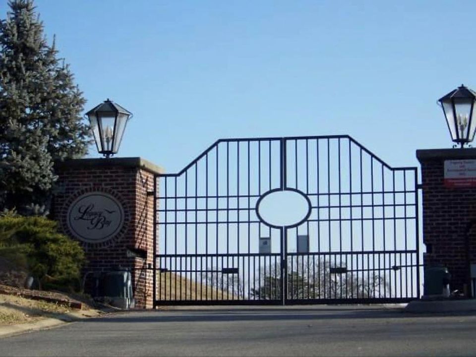 1st image of 1221 Legacy Bay Dr