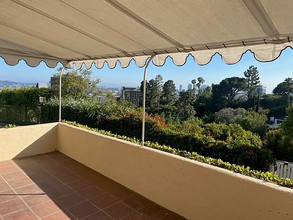 4th image of 8967 Saint Ives Dr