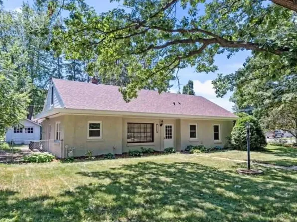 1904 9th St, White Bear Lake, MN 55110