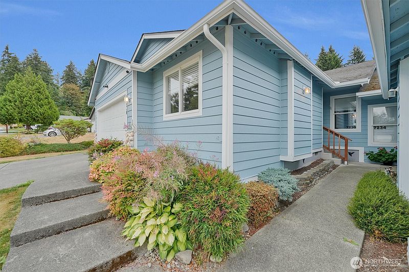 3rd image of 7236 163rd Street E