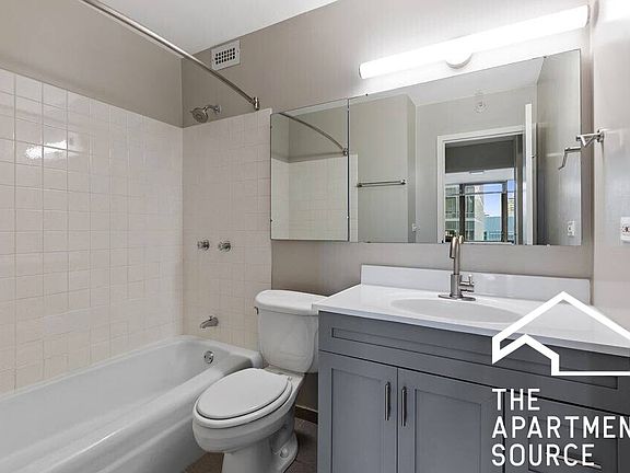 4th image of 333.5 E Ontario St #403