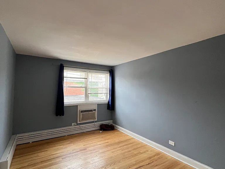 2400 W Balmoral Ave #2G — Photo 8