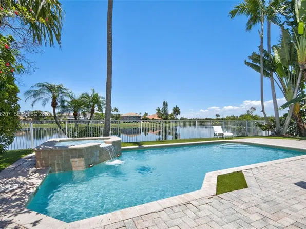 16735 NW 11th St, Pembroke Pines, FL 33028