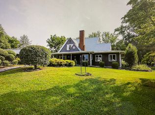 17 W 1st St S, Big Stone Gap, VA 24219