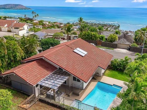 1758 Laukahi St, Honolulu, HI 96821