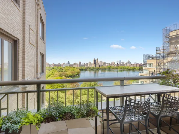 1049 5th Avenue image 6 of 19