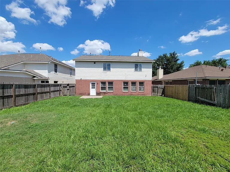 2322 Oxford Point Ln — Photo 36