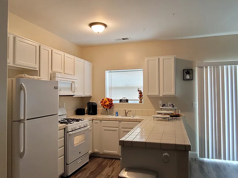 4426 Alta Verde Dr — Photo 28