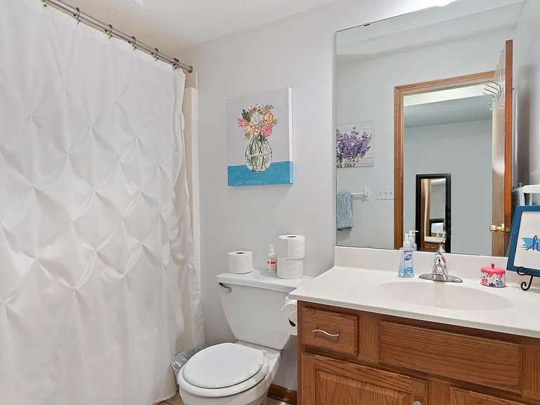 607 SE Tower Ct — Photo 16