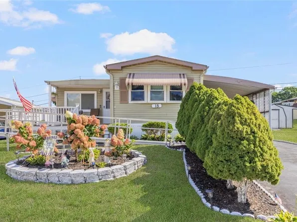 15 Lane Ln, Coventry, RI 02816
