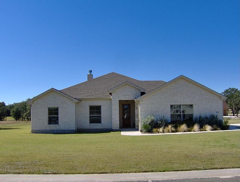 1st image of 204 Billy Joe Fox Dr