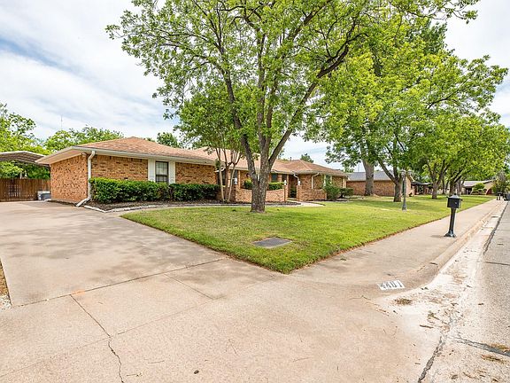3rd image of 4401 Shady Ln