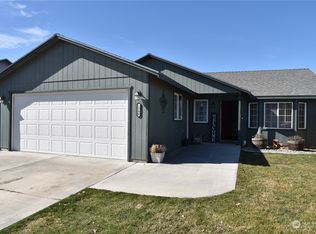 1300 S Cougar Dr, Moses Lake, WA 98837
