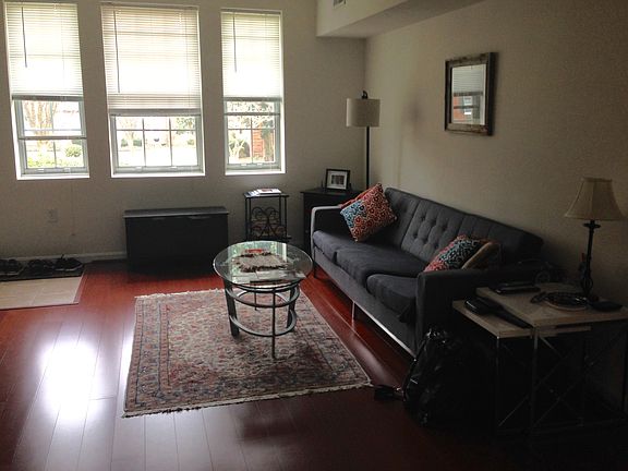 2nd image of 1813 Queens Ln #2154