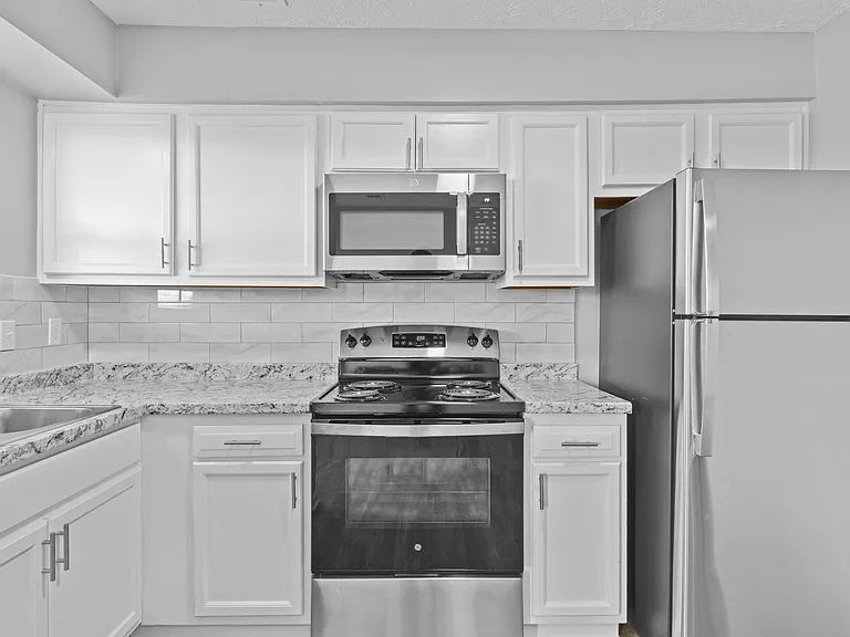 Mt. Tabor Apartments — Photo 28