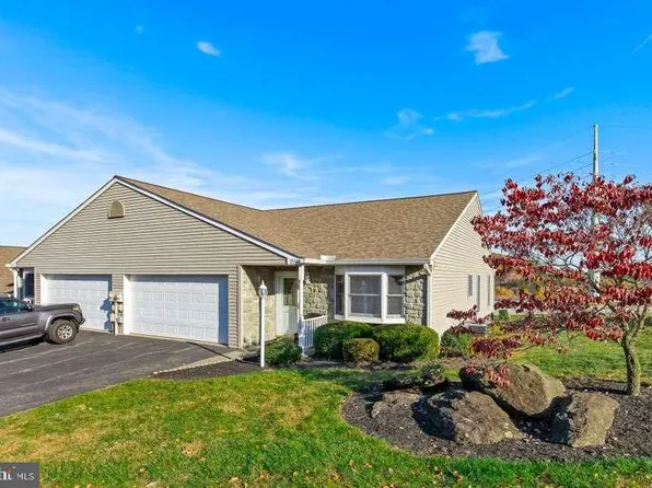 2535 Pin Oak Dr, York, PA 17406