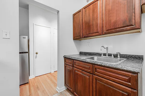 Rented by Five Town Global Realty | media 8