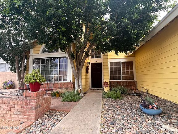 3rd image of 2825 N CHOLLA Street