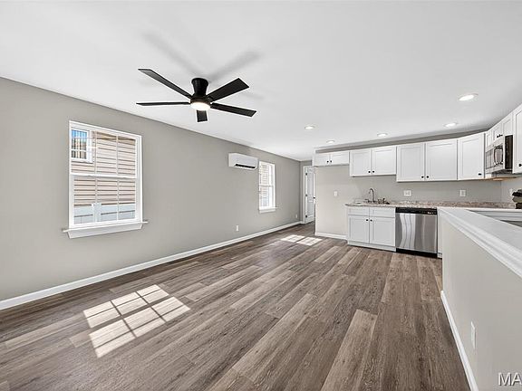 4th image of 206 Waller Ave