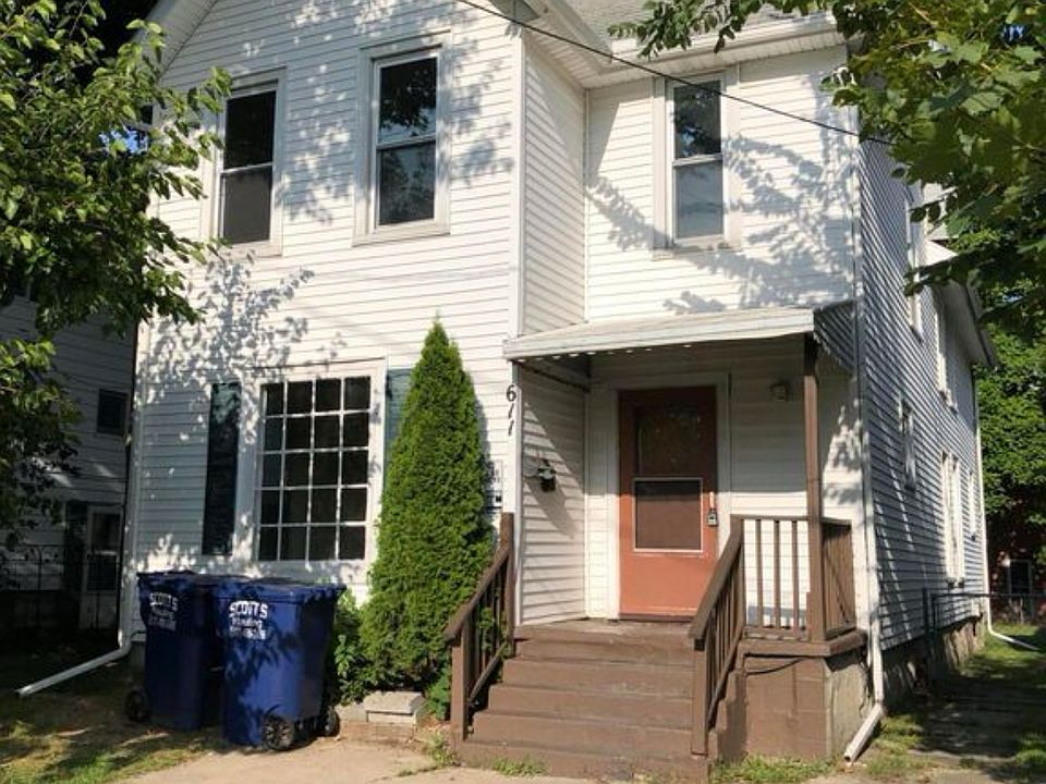 1st image of 611 S Jackson St #1