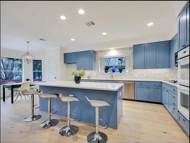 13405 Tamayo Dr — Photo 3