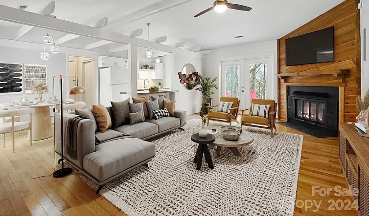 3 bed, 1251 sqft, $2,400 — Photo 2