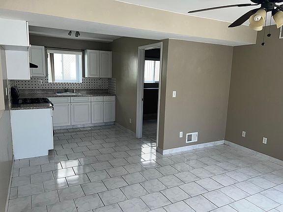 3rd image of 16 Case Ave Floor 1