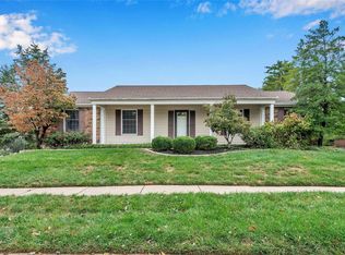 15515 Crater Dr, Chesterfield, MO 63017