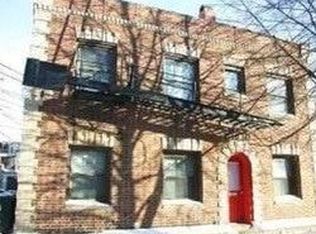 2150 W Cullom Ave #1, Chicago, IL 60618