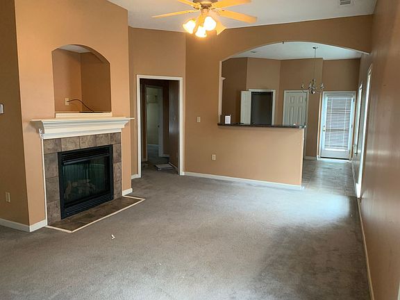 4th image of 6963 Parkbrook Ln