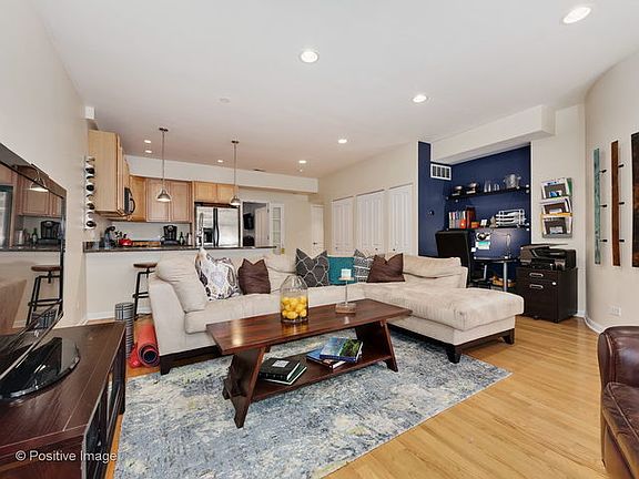 2nd image of 2520 N Willetts Ct APT 1LN