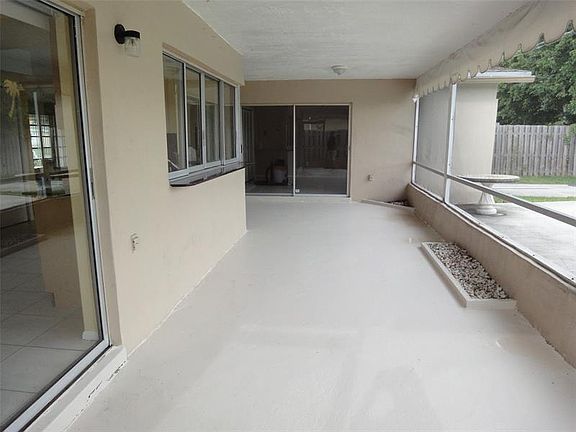 4th image of 8430 NW 29th St