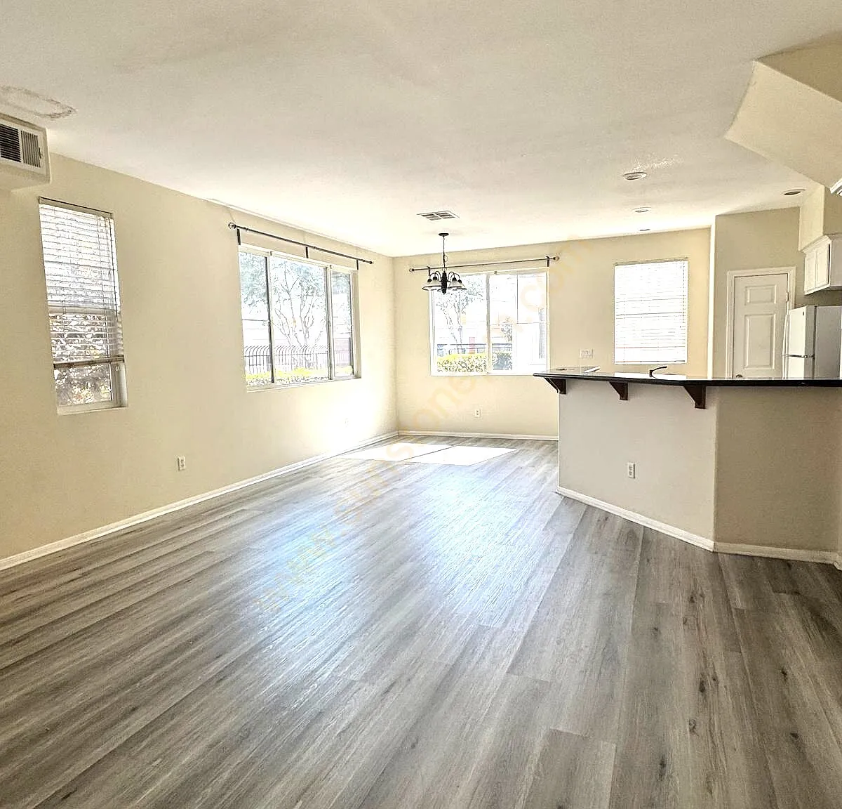 3 bed, 2.5 bath, 1618 sqft, $2,995 — Photo 4