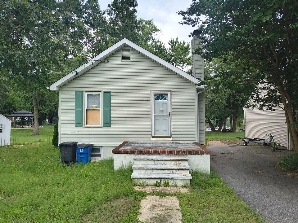 1st image of 1704 Twickenham Rd