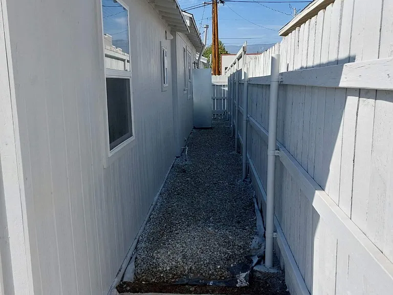 1826 Mentone Blvd #2 — Photo 10