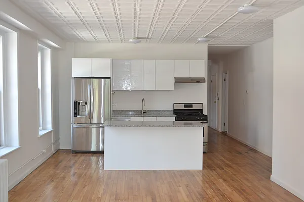 Rented by Tabak Real Estate | media 2