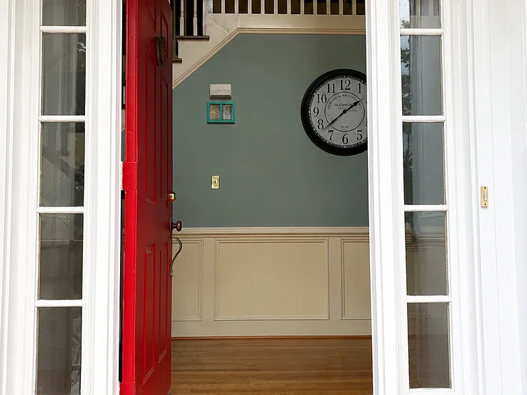 1209 Smith Cove Cir — Photo 2
