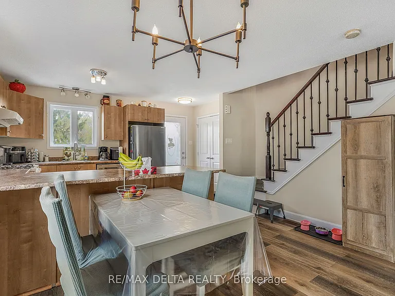 786 Lawrence St — Photo 6