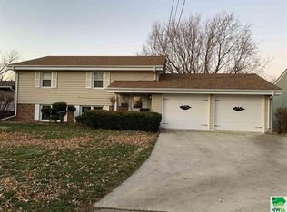 802 Walnut St, Cherokee, IA 51012