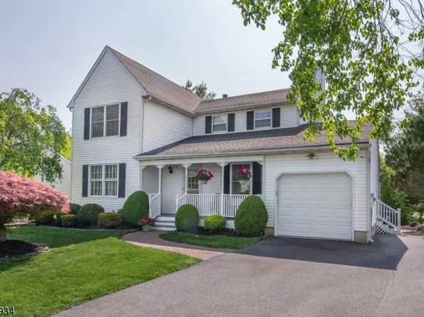 13 Shoshoni Way, Branchburg Twp., NJ 08876