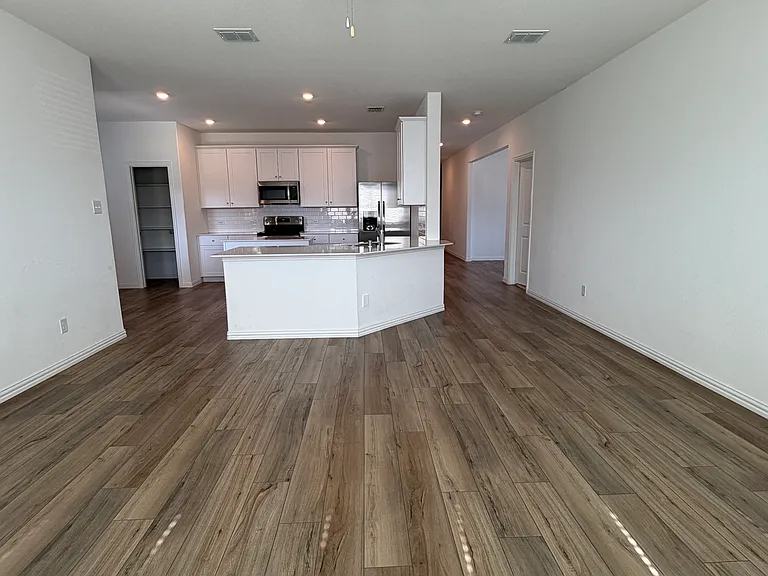 5001 Greywing Dr — Photo 16