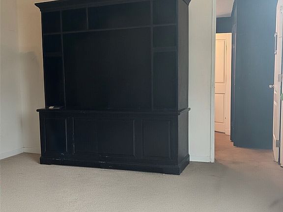2nd image of 4000 Flynn #7